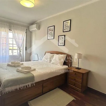 Weisser Balkone Apartment